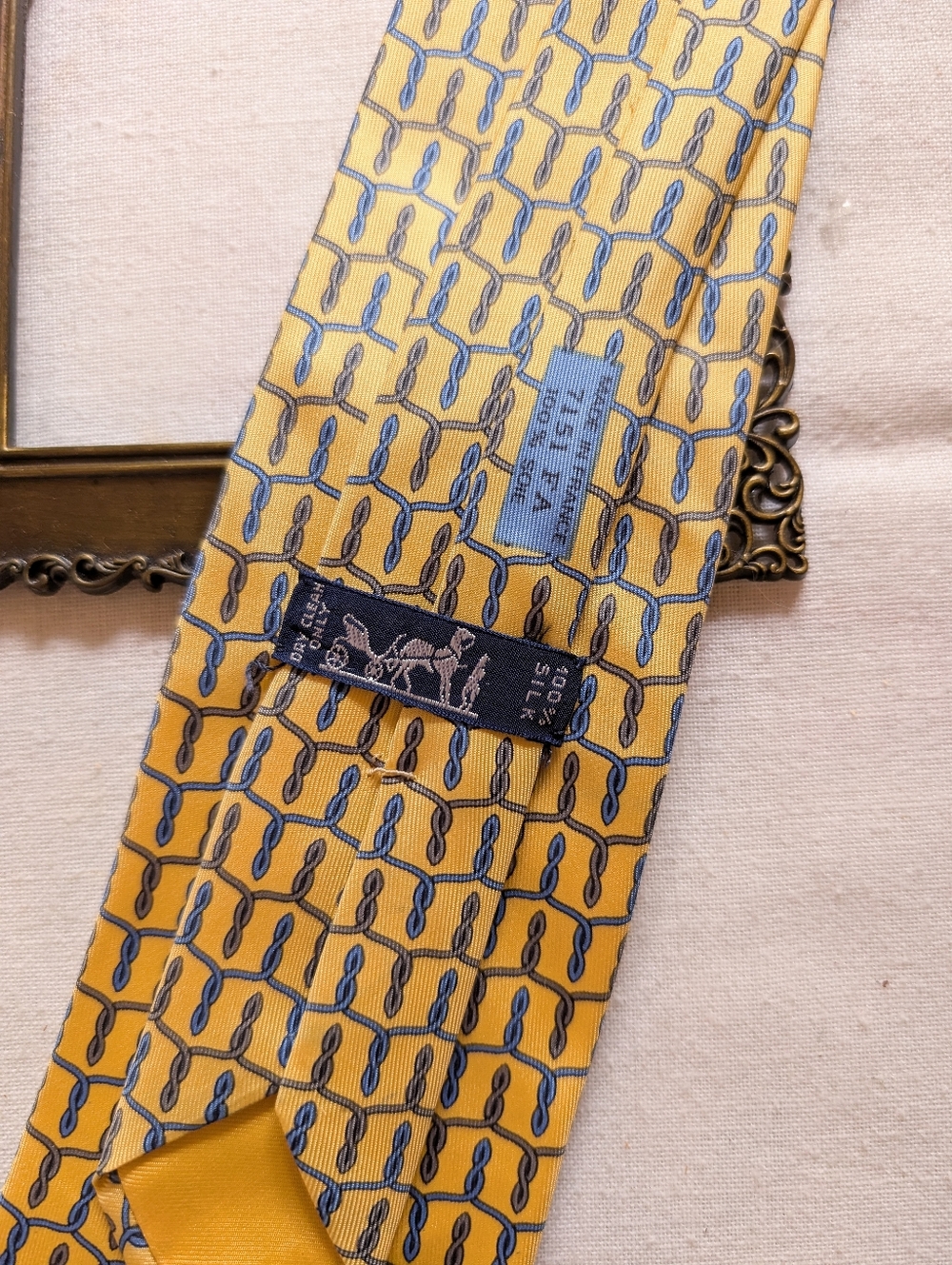 Hermès Paris Yellow w/ Blue Chain Links 100% Silk Men's Tie - 7151 FA